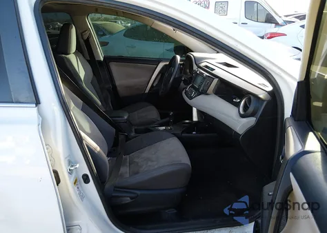 2015 Toyota Rav4 Xle z USA, uszkodzony, nr VIN 2T3WFREV7FW155666